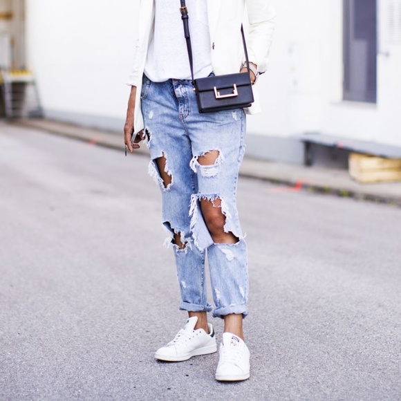 Express Denim - EXPRESS // Girlfriend Style Mid-Rise Denim Jeans